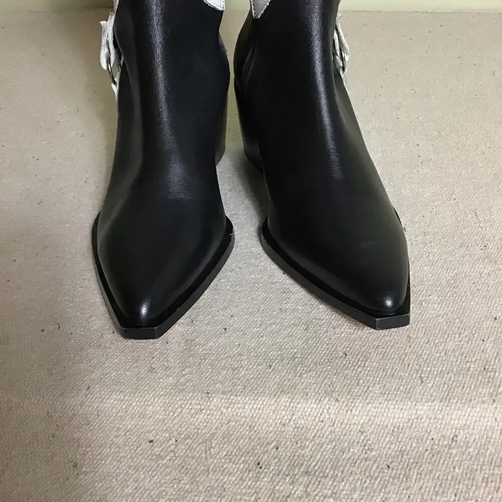 DossoDossi Women Leather Embellish Cowgirl boots Black Stone detail Size 38 NWOT